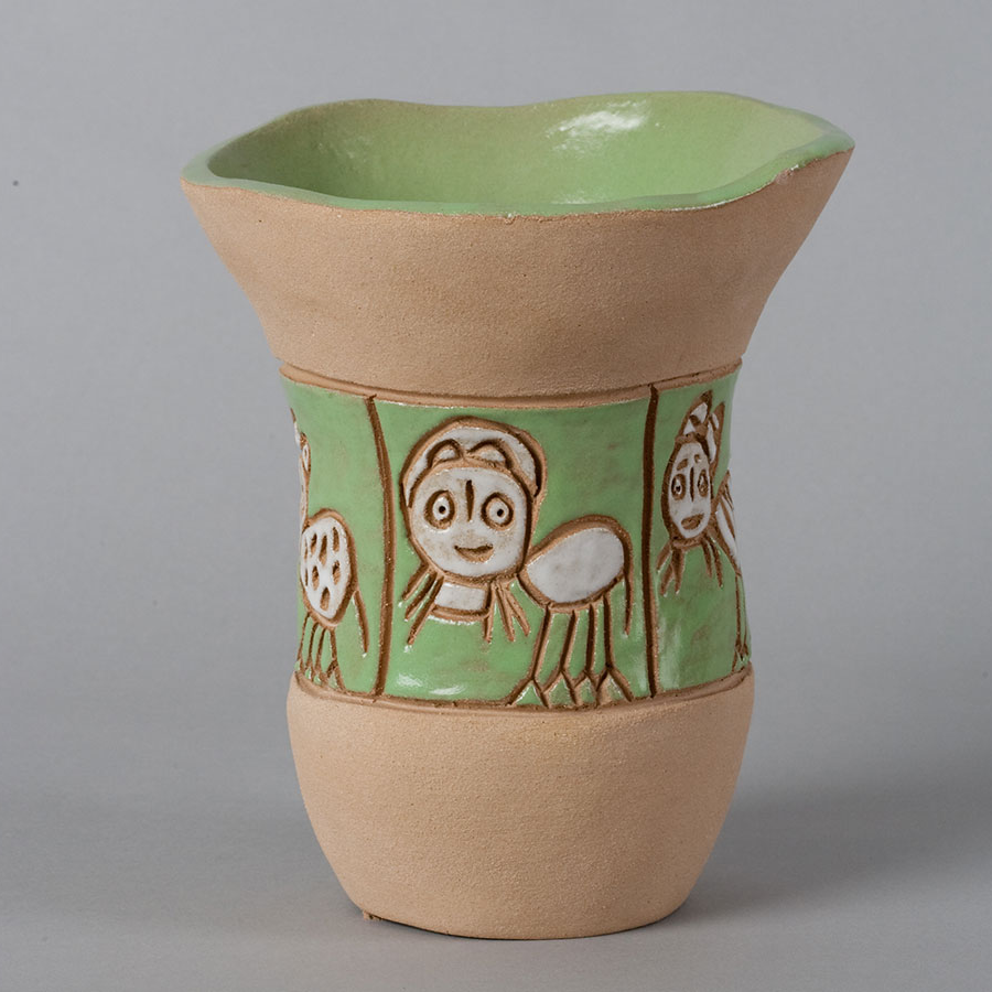 Gröndekorerad vas med figurer – inspiration för Goerg & Schneider 592. Stiftung Lebenshilfe.