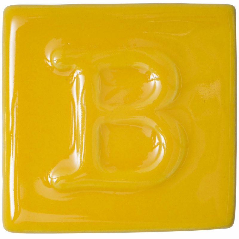 BOTZ:s provplatta med 9379 Canary yellow.