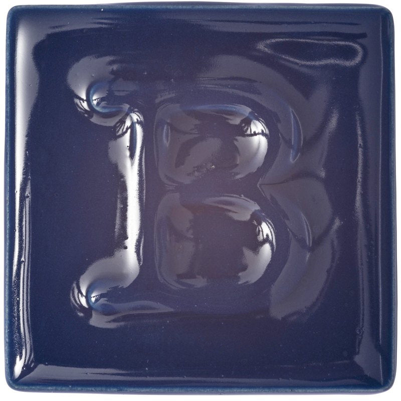 BOTZ:s provplatta med 9380 Marine blue.