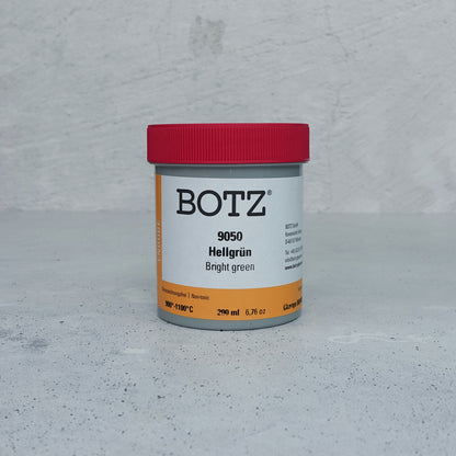 BOTZ engober. BOTZ 9050 Bright Green i 200 ml-burk.