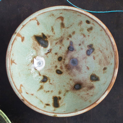 Tillverkarens alsterbild med BOTZ 9571. Bränd vid 1100 °C enligt BOTZ:s bildunderlag.