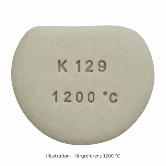 Illustrerad rund provplatta – Sibelco K129, färgreferens från leverantörens prov vid 1200 °C. Ej fotograferat brännprov.